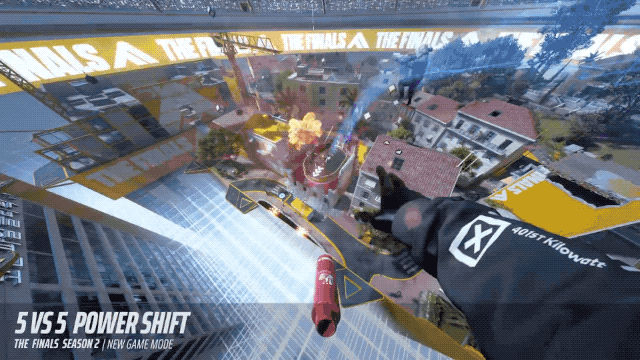Un GIF animé du mode de jeu The Finals Power Shift, présentant la plate-forme mobile qui provoque d'immenses destructions.