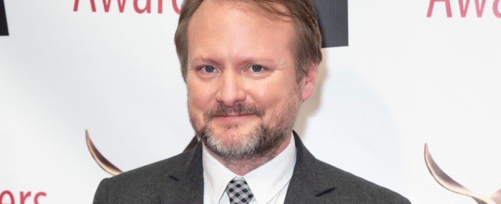 Rian Johnson at arrivals for The 72nd Annual Writers Guild Awards New York Ceremony, The Edison Ballroom, New York, NY February 1, 2020. Photo By: Jason Smith/Everett Collection