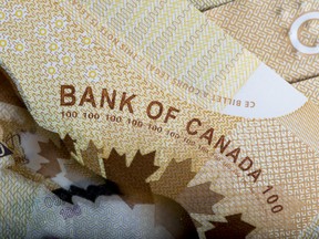 Le gouverneur de la Banque du Canada, Tiff Macklem, a déclaré que certains signes montrent que les pressions salariales s'atténuent à mesure que le marché du travail retrouve son équilibre.