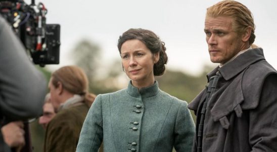 Caitriona Balfe and Sam Heughan behind the scenes of