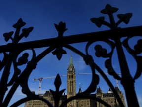 La Tour de la Paix sur la Colline du Parlement est photographiée dans la lumière du matin à Ottawa le 7 mars 2024.