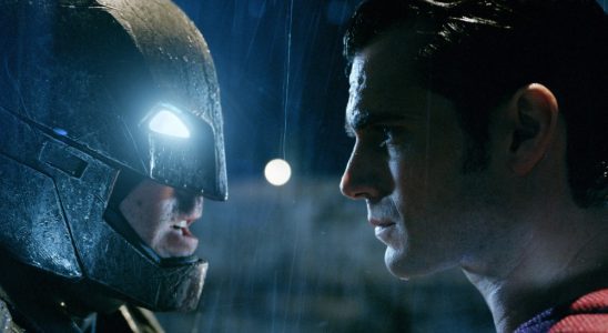 BATMAN V SUPERMAN: DAWN OF JUSTICE, from left: Ben Affleck as Batman, Henry Cavill as Superman, 2016. /© Warner Bros. / Courtesy Everett Collection
